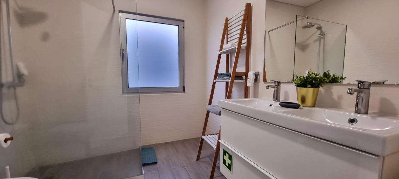 Bay House - Seascape Apartment Понта-Делгада Экстерьер фото